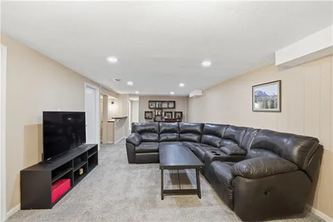 $475,000 | 9501 El Monte Street, Overland Park, KS 66207