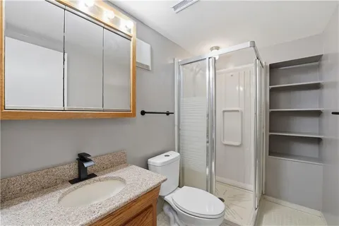 $475,000 | 9501 El Monte Street, Overland Park, KS 66207