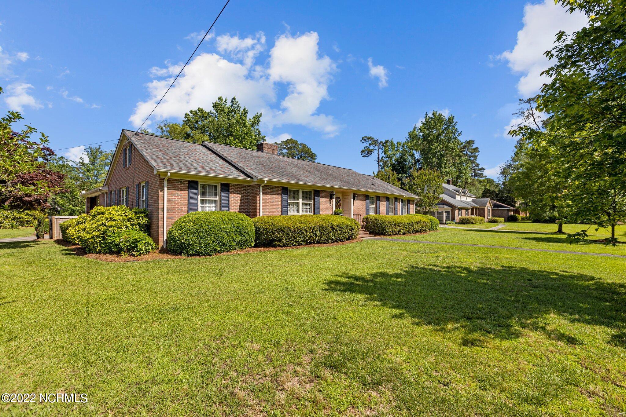 1909 Hardee Road Kinston, NC 28504 - Photo 6 of 39 10-web-or-mls-IMGL1606