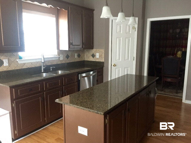 7520 Pintail Court Mobile, AL 36695 - Photo 3 of 12 Kitchen