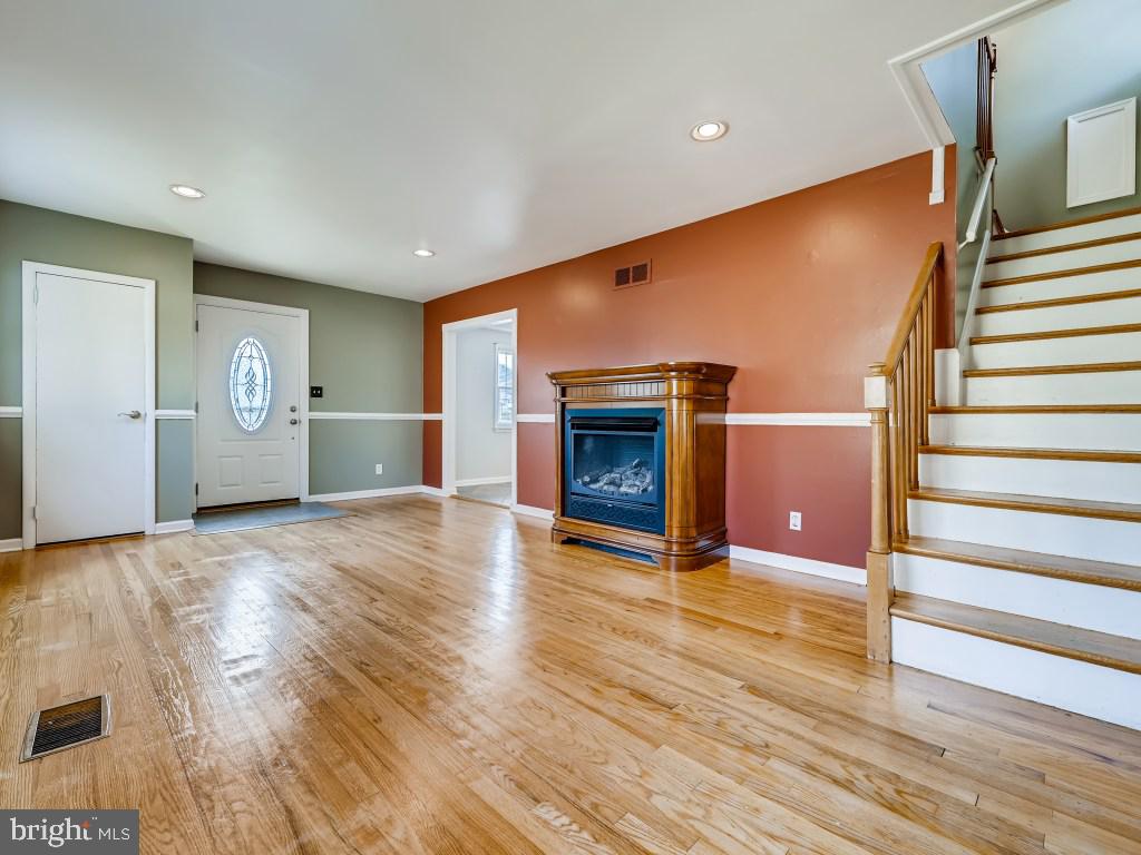 516 Cheddington Road Linthicum Heights, MD 21090 - Photo 5 of 28