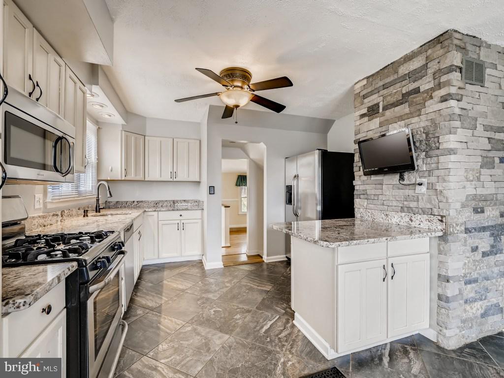 516 Cheddington Road Linthicum Heights, MD 21090 - Photo 6 of 28