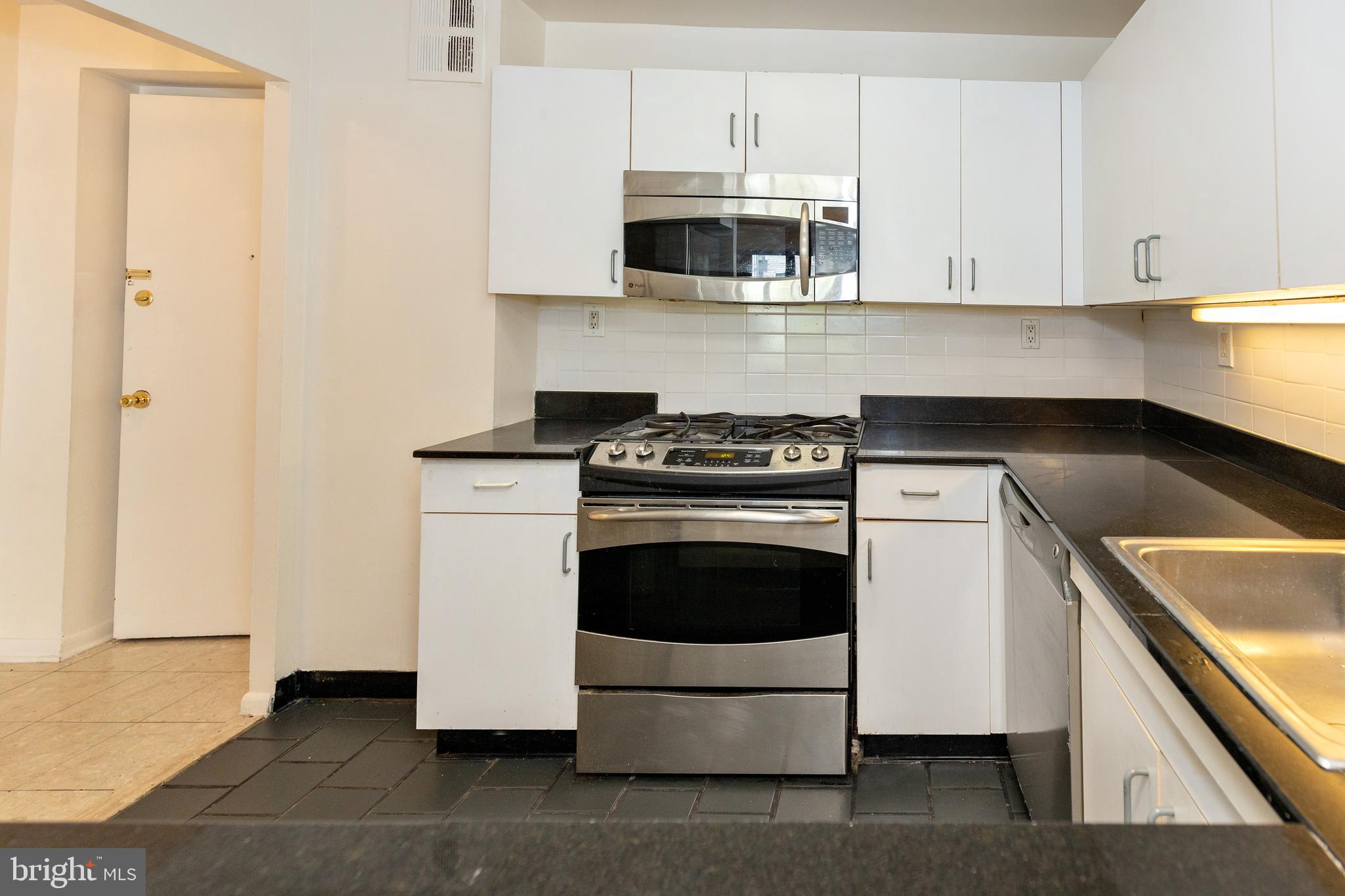 606 Cooper Landing Road, Unit A2G Cherry Hill, NJ 08002 - Photo 11 of 20 Kitchen