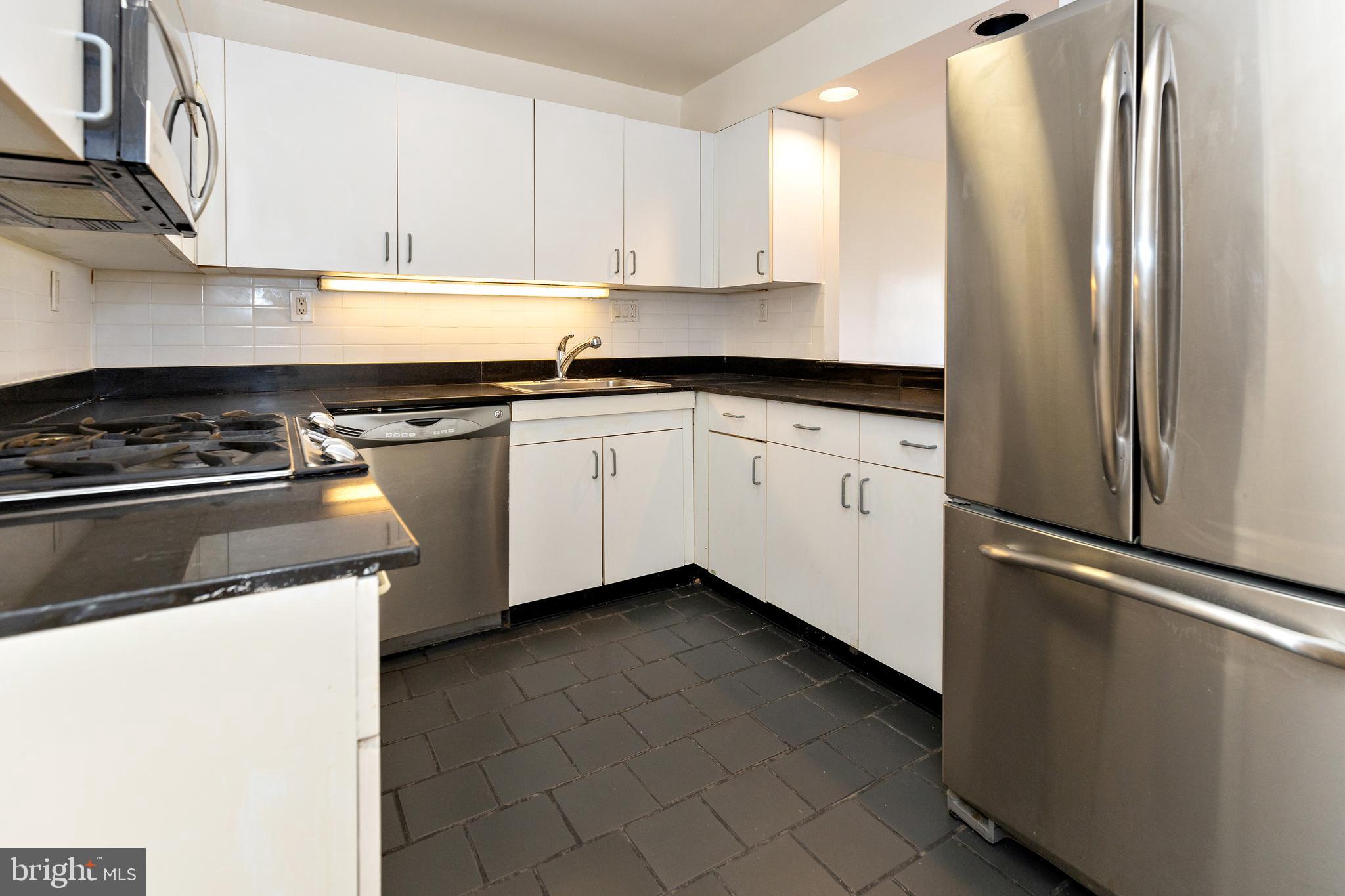 606 Cooper Landing Road, Unit A2G Cherry Hill, NJ 08002 - Photo 10 of 20 Kitchen