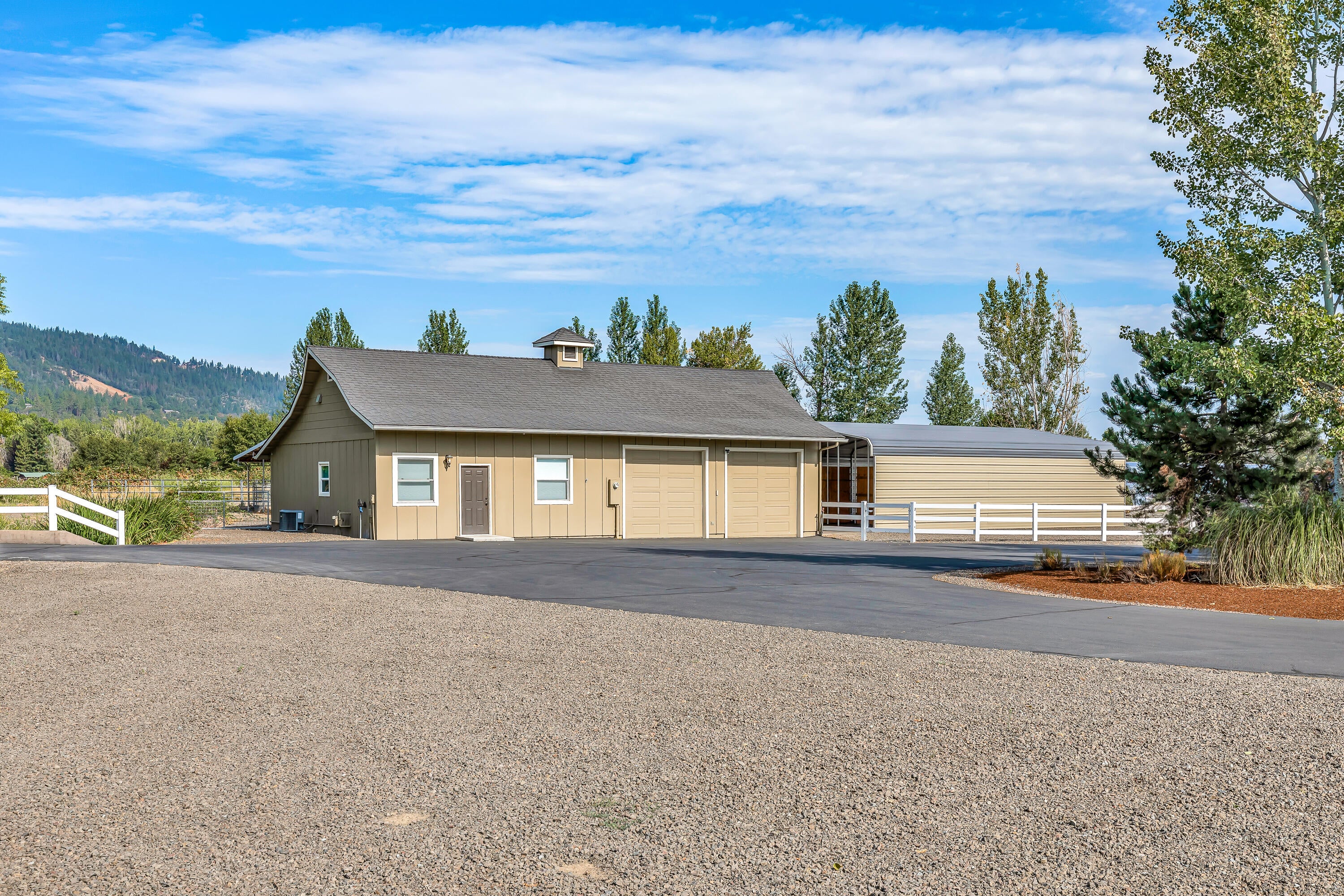 2845 Hanley Road Central Point, OR 97502 - Photo 44 of 66 9R9A9173