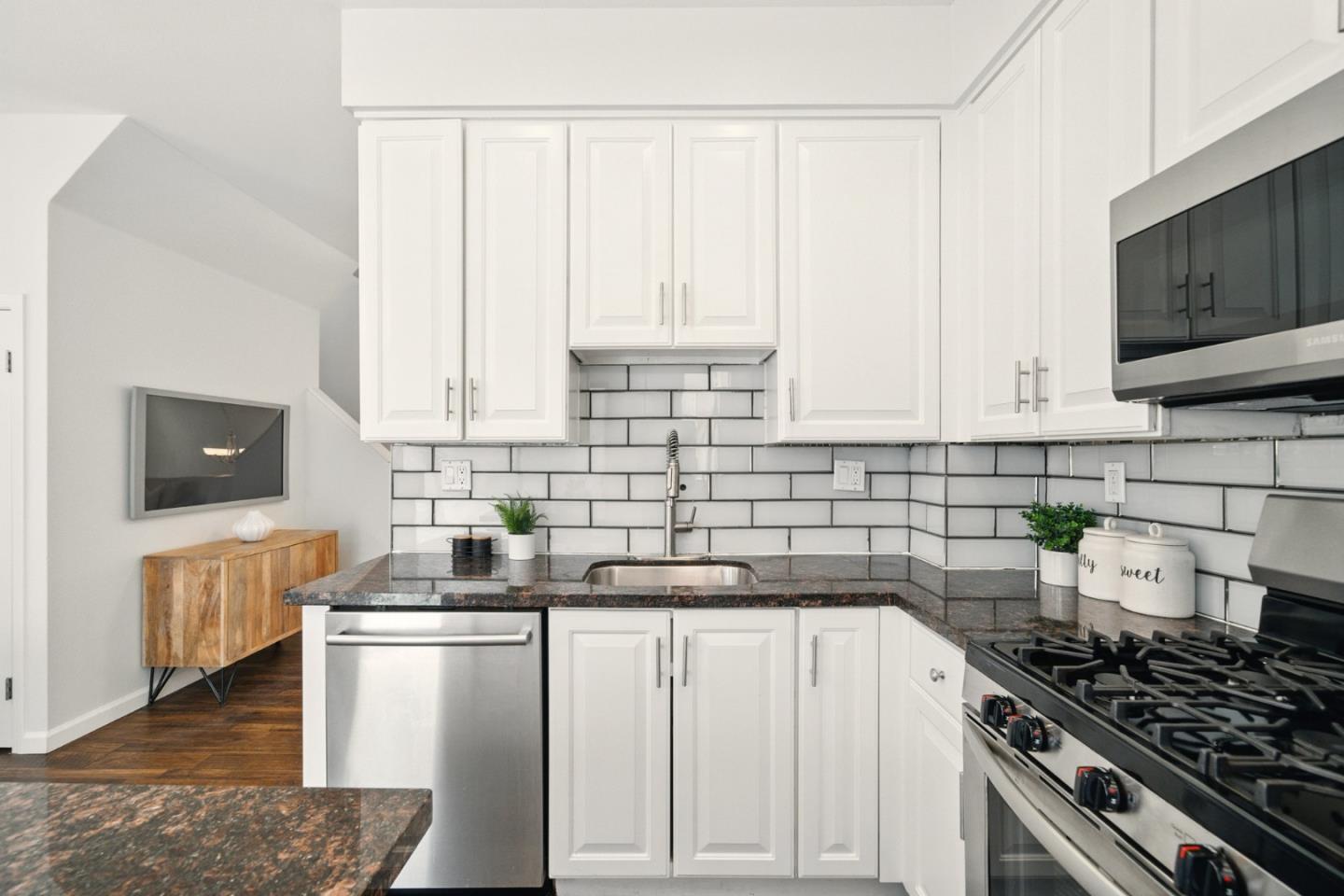 135 Frederick Court Mountain View, CA 94043 - Photo 17 of 63