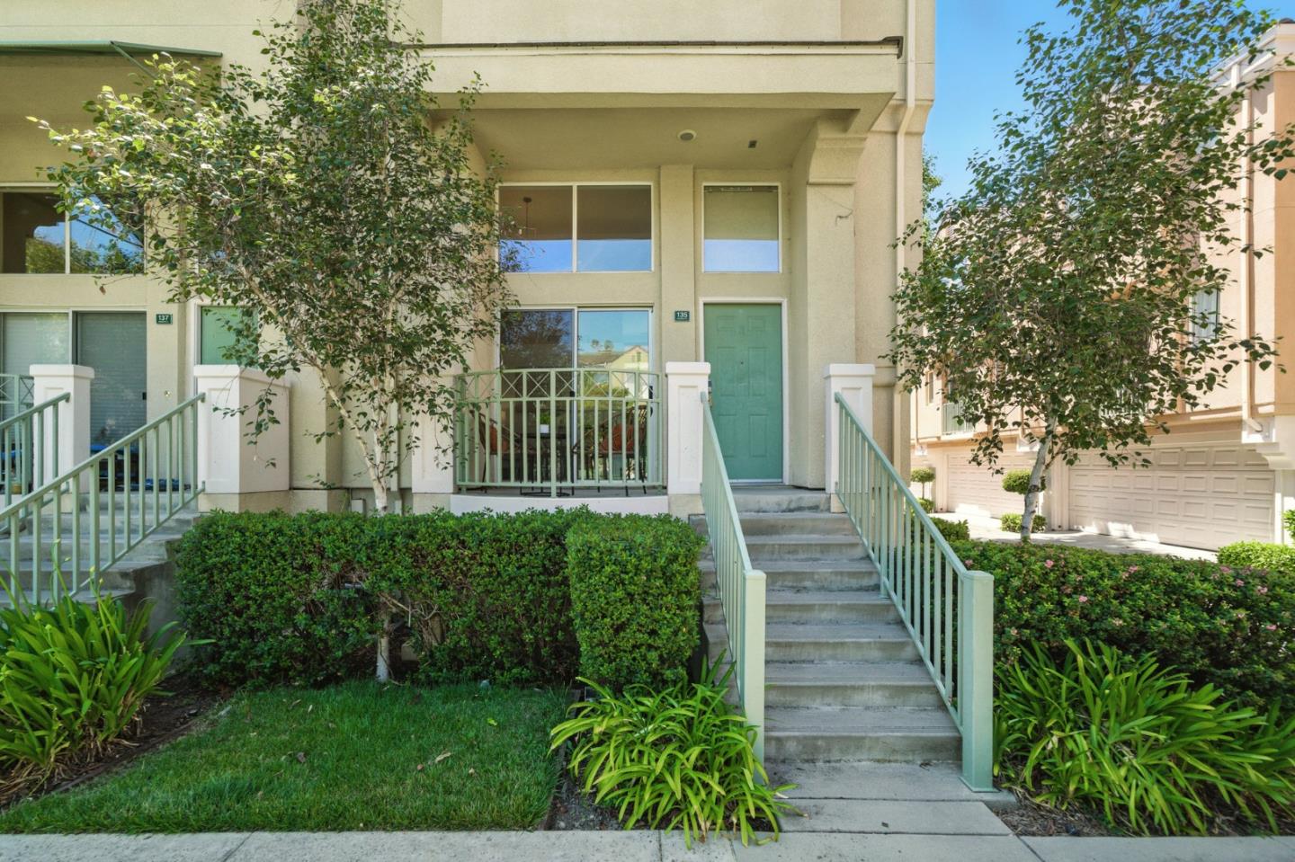 135 Frederick Court Mountain View, CA 94043 - Photo 4 of 63