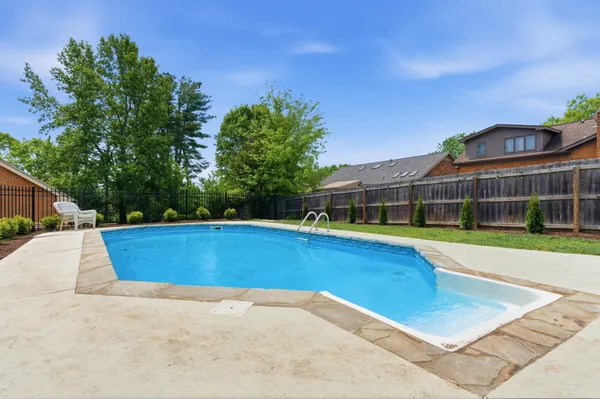 $925,000 | 913 Whiteheath Court, Nashville, TN 37221