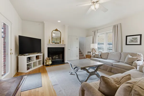 $925,000 | 913 Whiteheath Court, Nashville, TN 37221