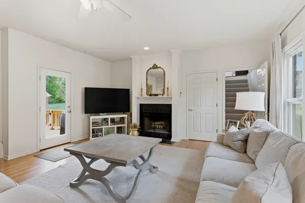 $925,000 | 913 Whiteheath Court, Nashville, TN 37221