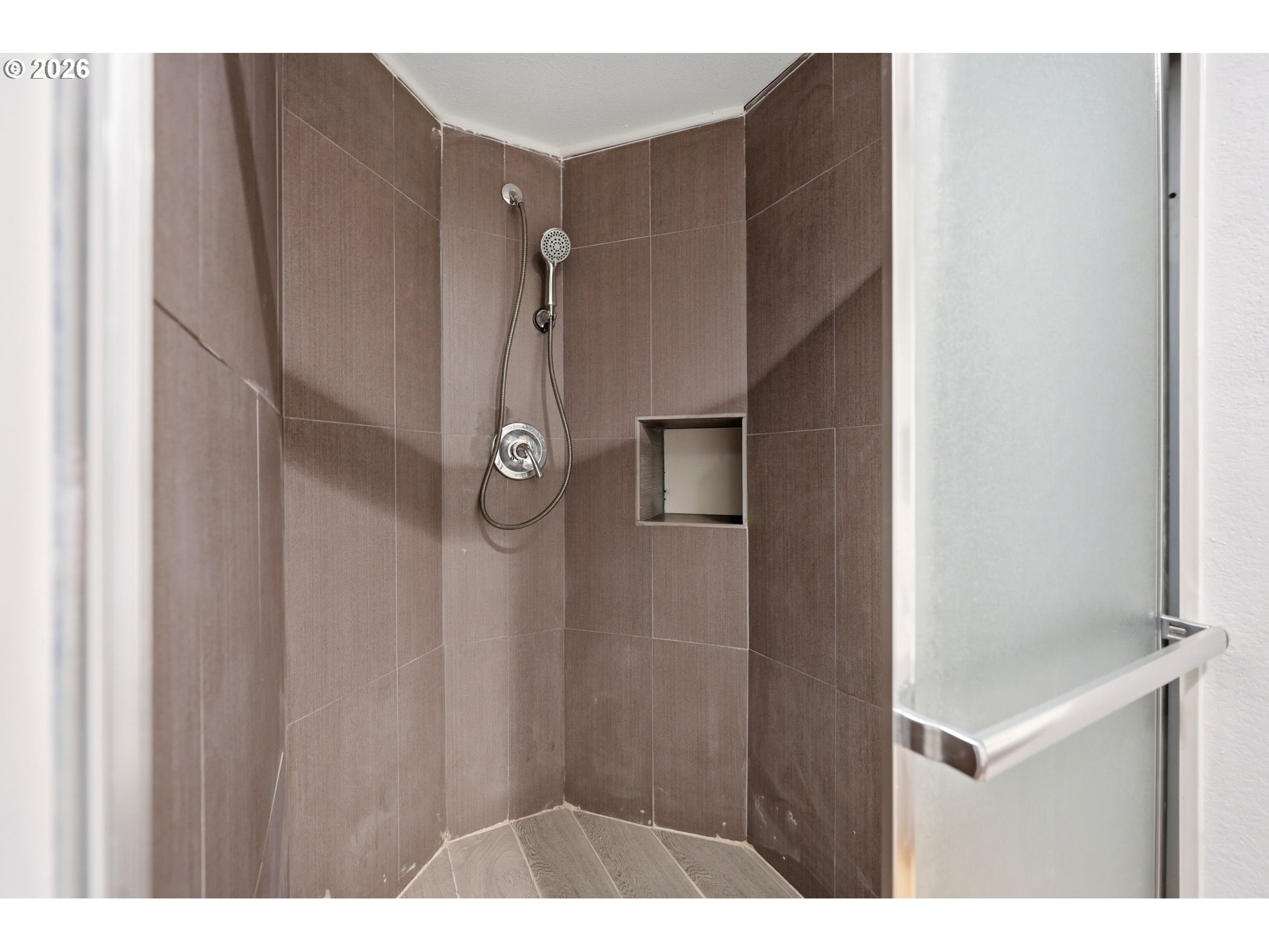 11324 Northeast Sandy Boulevard Portland, OR 97220 - Photo 16 of 37