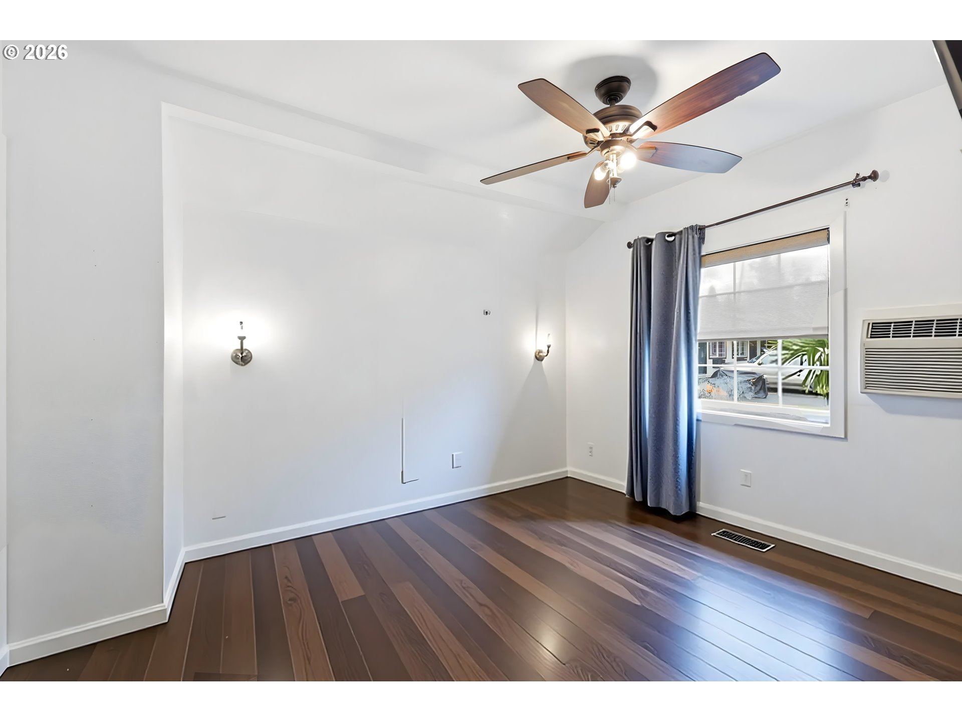 11324 Northeast Sandy Boulevard Portland, OR 97220 - Photo 18 of 37