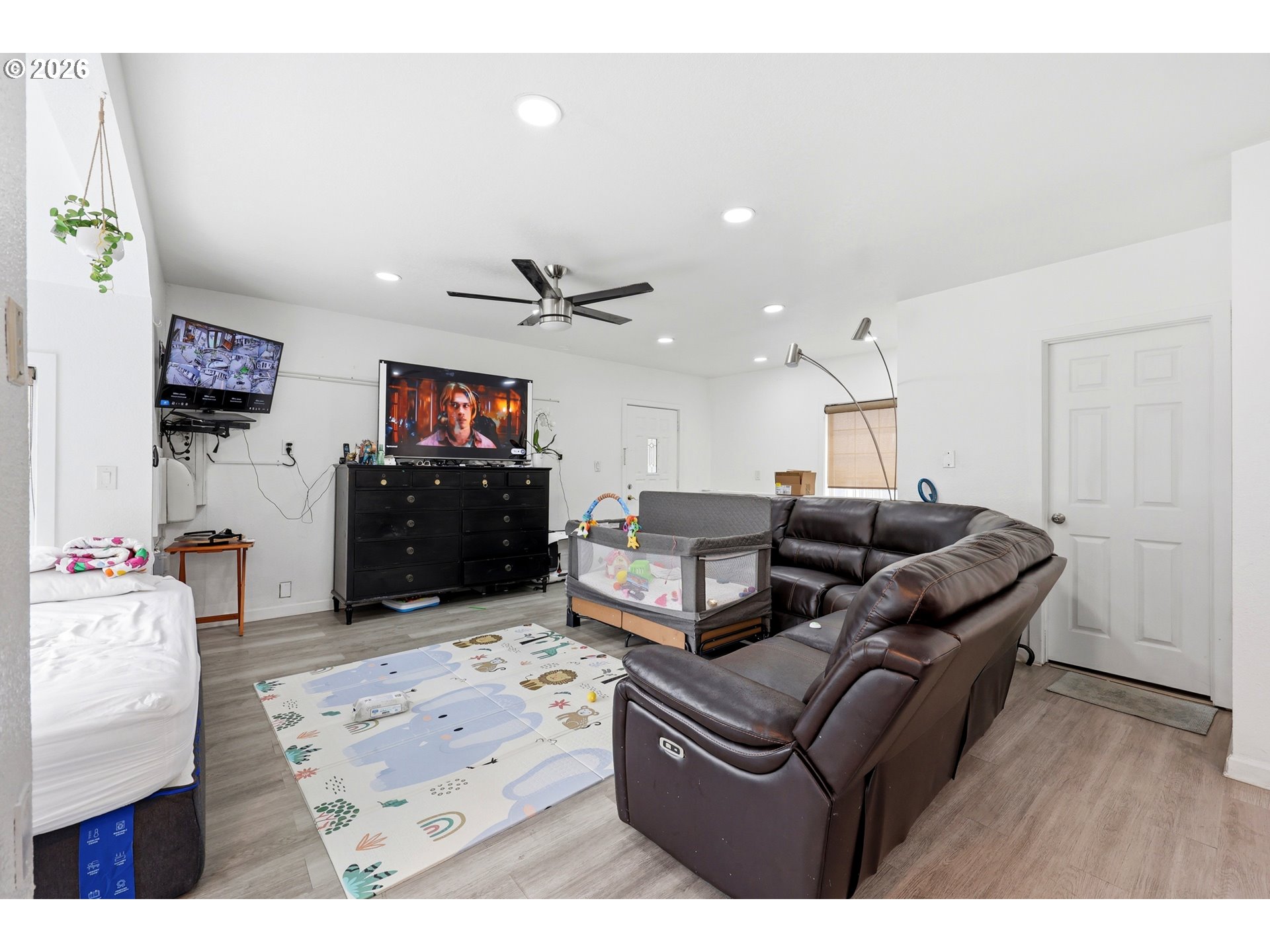 11324 Northeast Sandy Boulevard Portland, OR 97220 - Photo 7 of 37