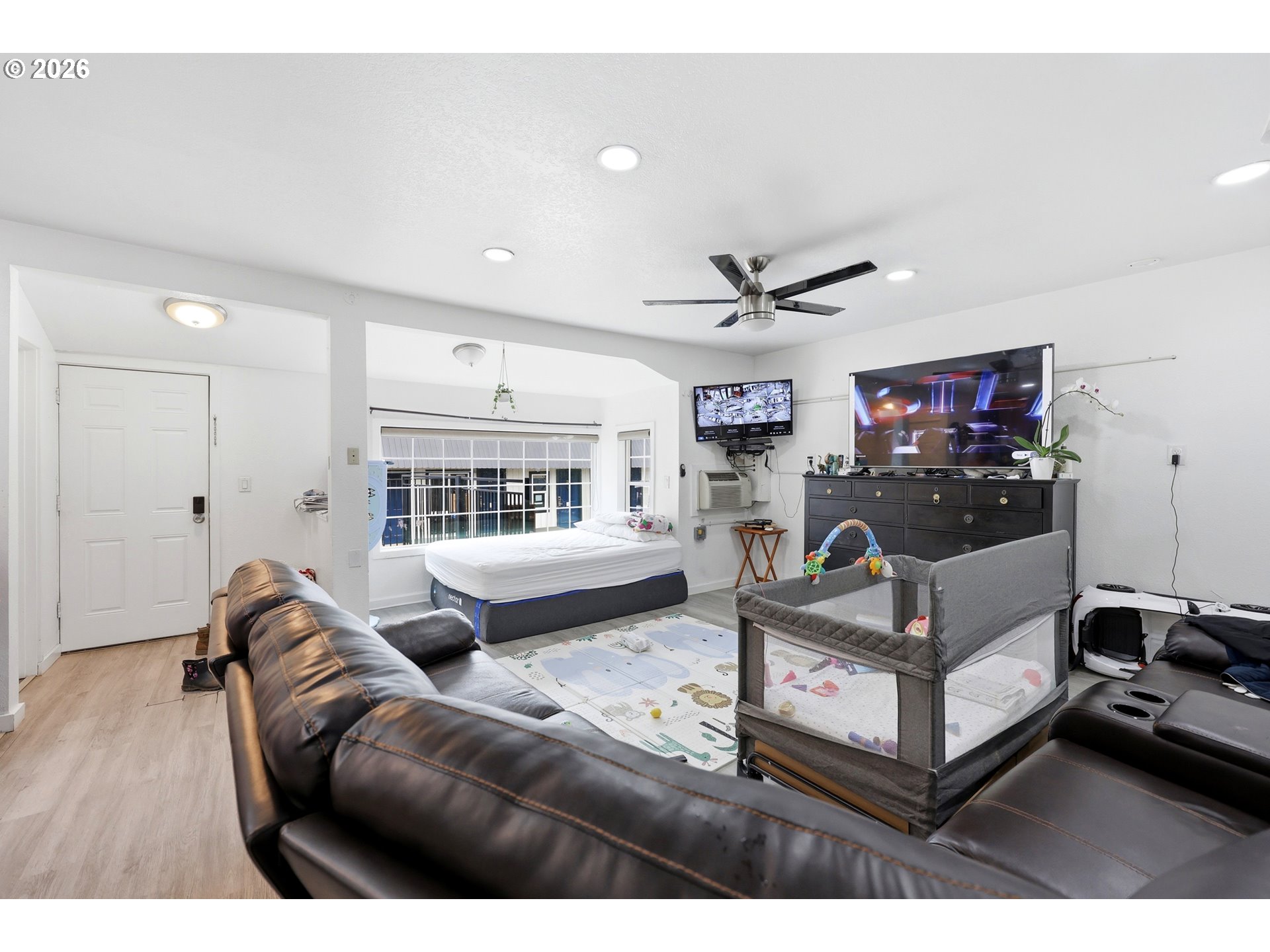 11324 Northeast Sandy Boulevard Portland, OR 97220 - Photo 8 of 37