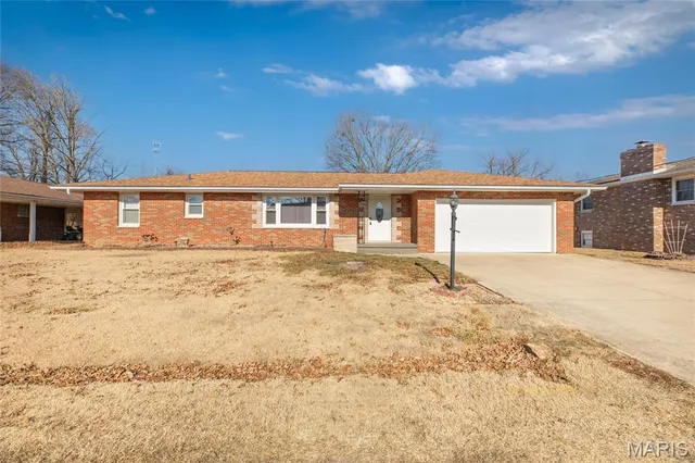 $215,000 | 107 South Park Street, Brighton, IL 62012