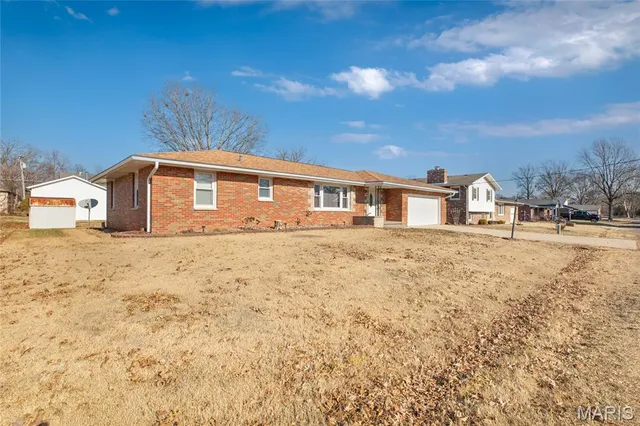 $215,000 | 107 South Park Street, Brighton, IL 62012