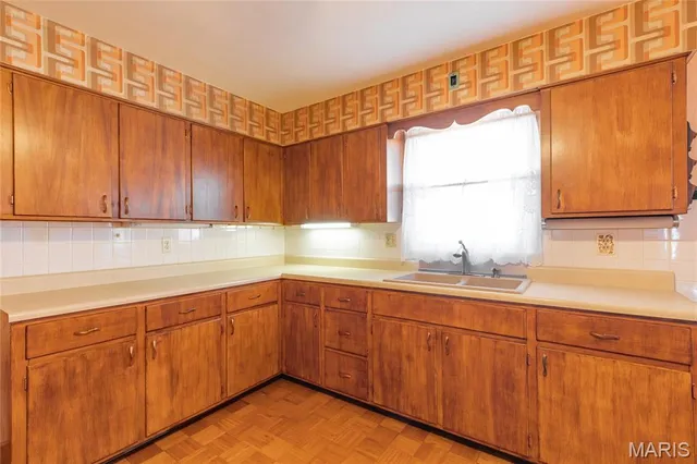 $215,000 | 107 South Park Street, Brighton, IL 62012