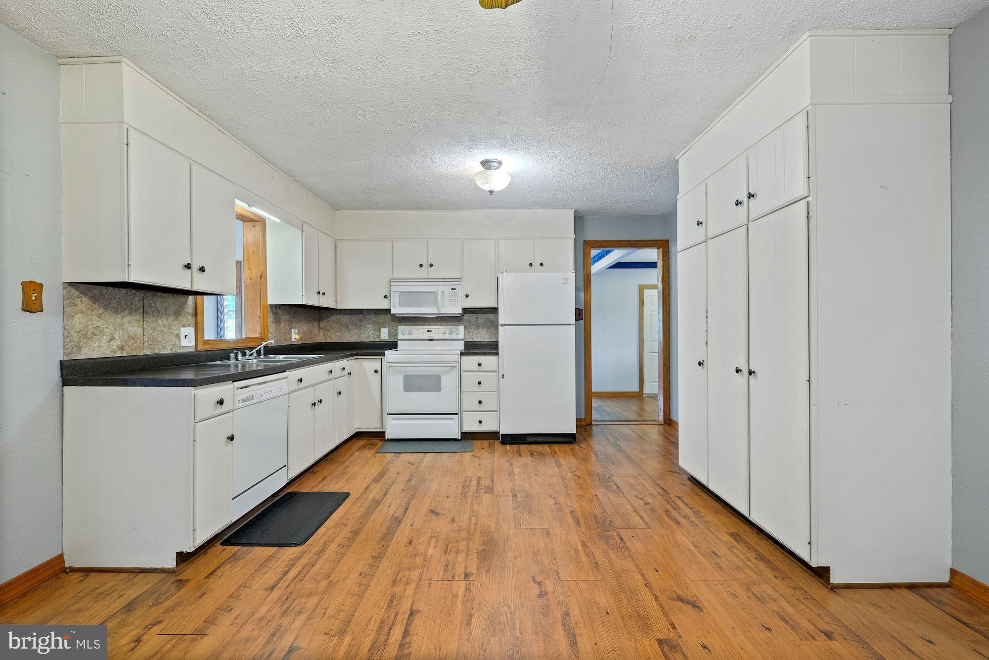 356 Barnhart Road Westminster, MD 21158 - Photo 14 of 33 Country kitchen