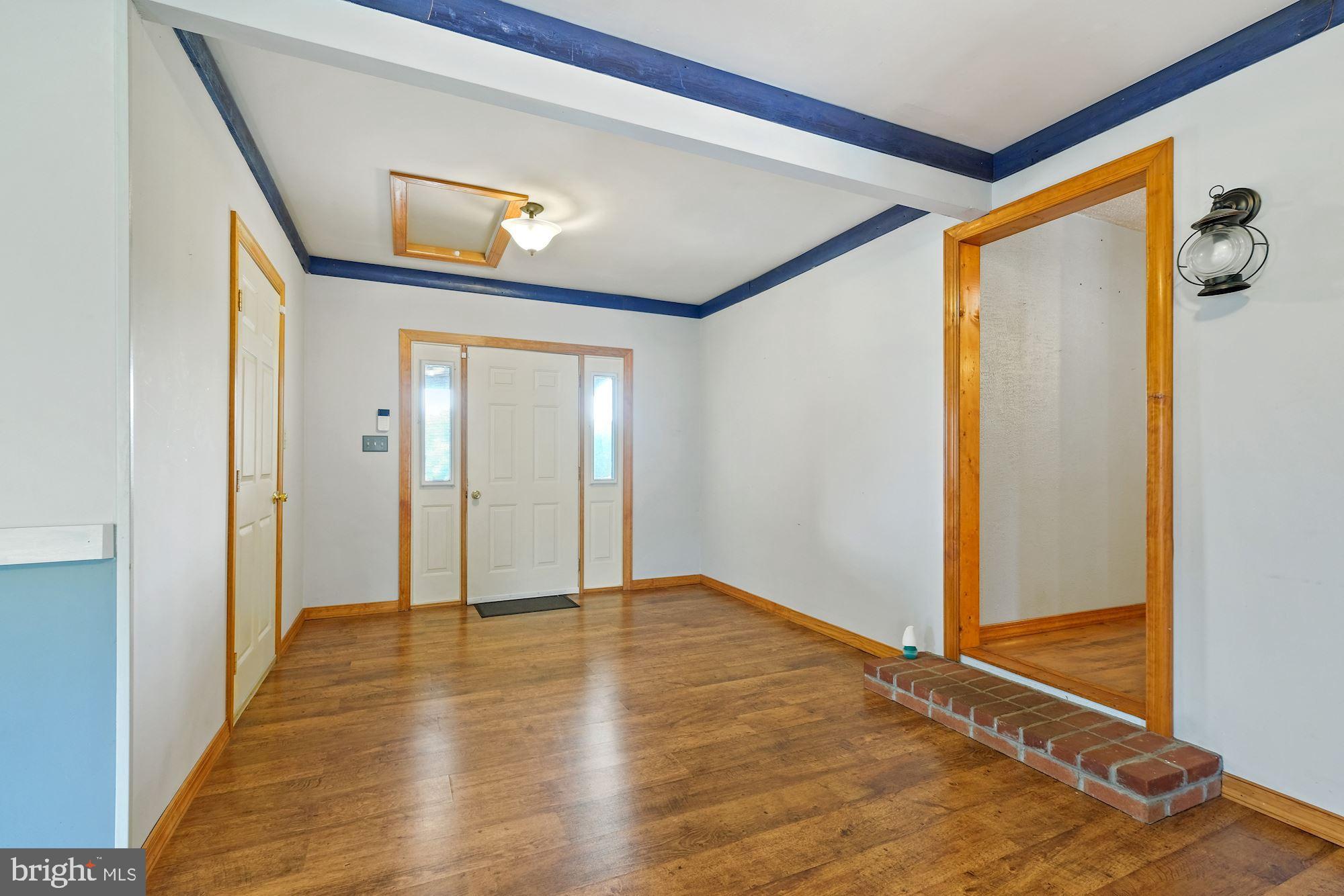 356 Barnhart Road Westminster, MD 21158 - Photo 7 of 33 Foyer