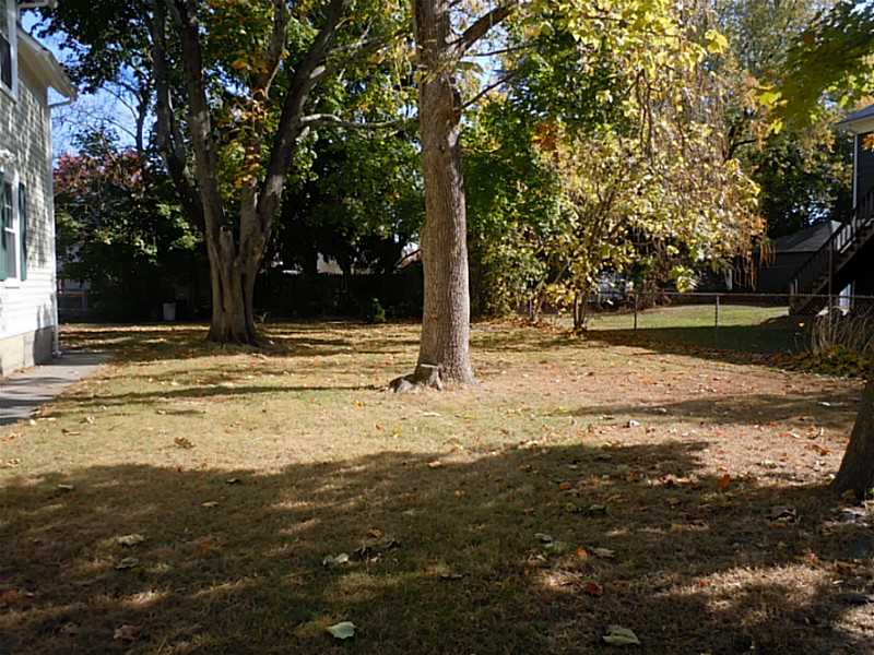 232 Milton Road Warwick, RI 02888 - Photo 4 of 10 Yard/Garden.