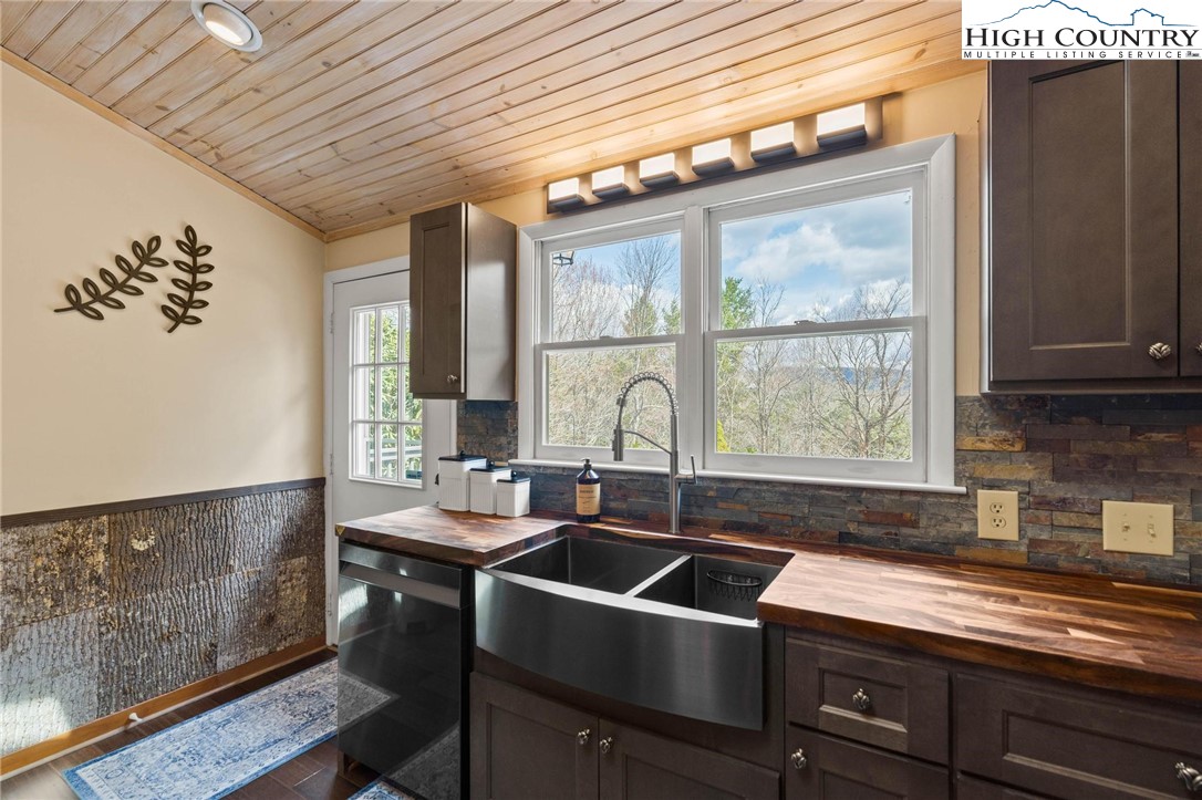 405 Belmont Drive Boone, NC 28607 - Photo 14 of 44