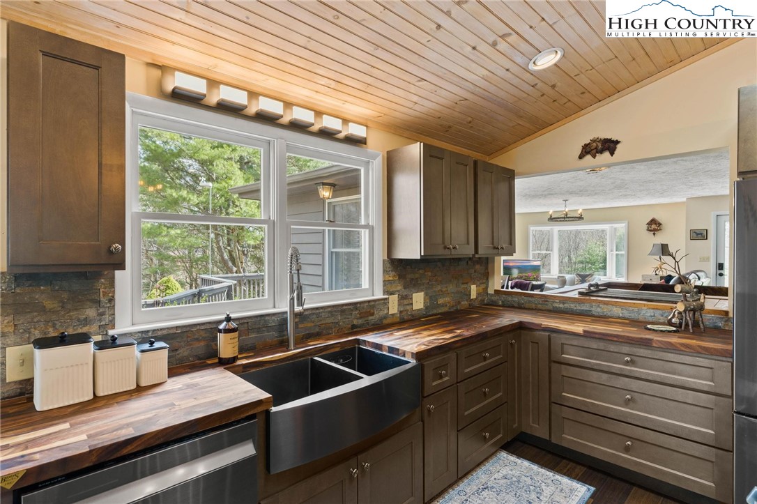 405 Belmont Drive Boone, NC 28607 - Photo 15 of 44