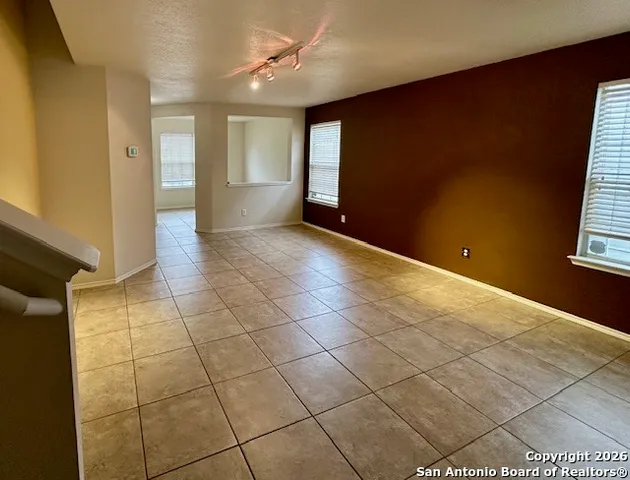 $1,535 | 6515 Benwood Crest, San Antonio, TX 78238