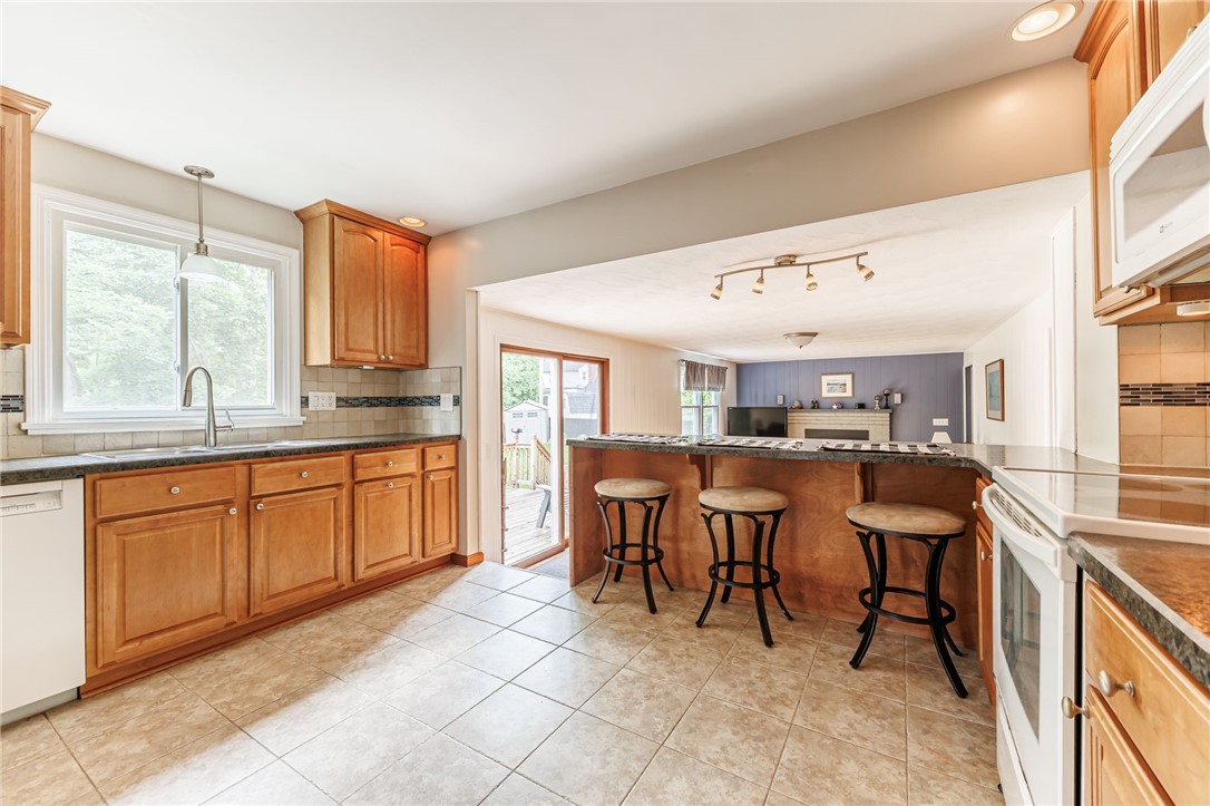 8 Meeting House Road Perinton, NY 14450 - Photo 14 of 40 Kitchen