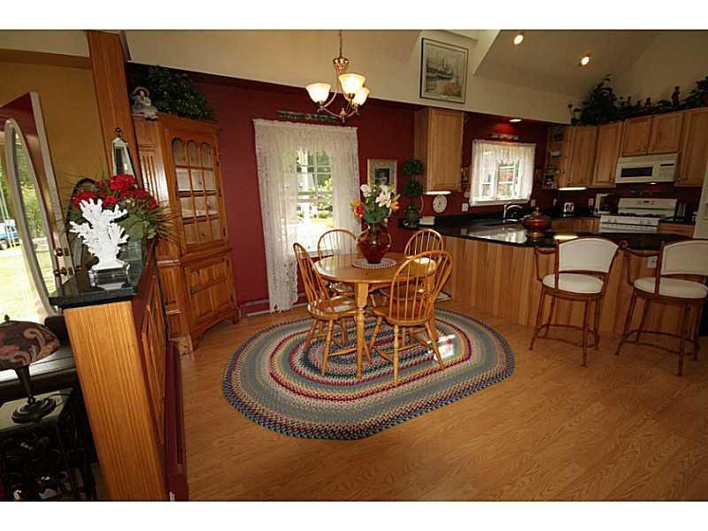 5 Yankees Way Boothbay, ME 04544 - Photo 14 of 34 Dining Room.