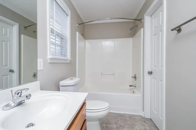 $2,005 | 2810 Waywood Drive, Murfreesboro, TN 37128