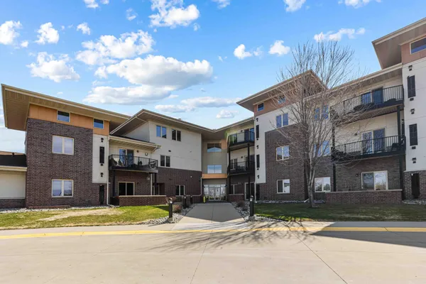 $549,500 | 3200 11th Street South, Unit 220, Fargo, ND 58104