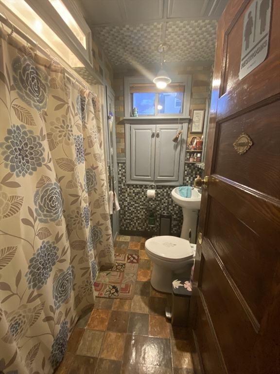 521 Liberty Street Springfield, MA 01104 - Photo 13 of 33 Gallery Image 13