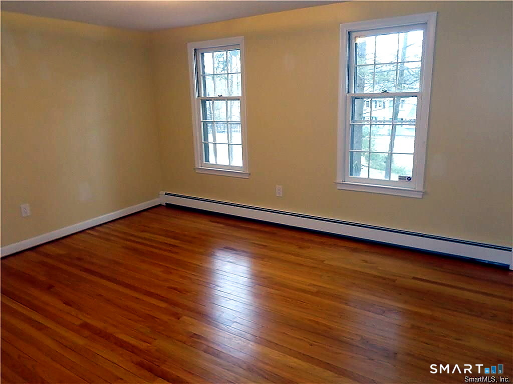 21 Saddle Ridge Drive Simsbury, CT 06092 - Photo 7 of 20