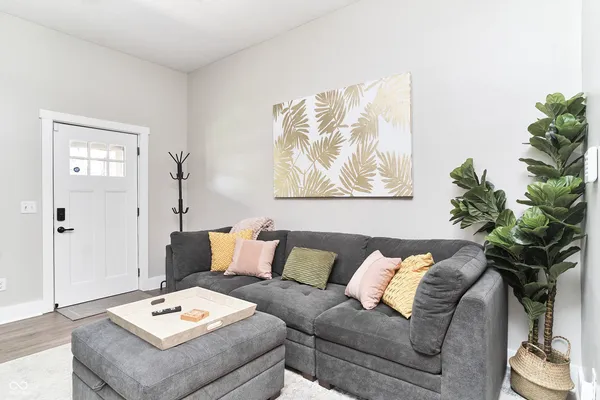 $2,000 | 1435 South Alabama Street, Indianapolis, IN 46225