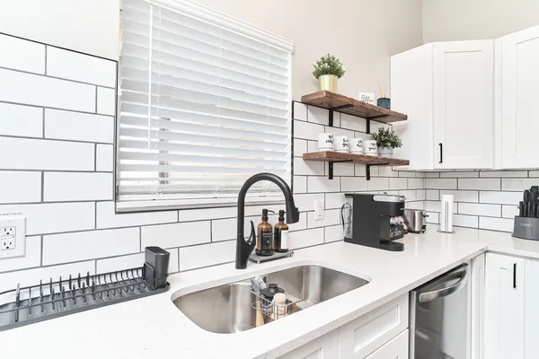 $2,000 | 1435 South Alabama Street, Indianapolis, IN 46225