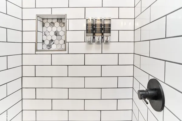 $2,000 | 1435 South Alabama Street, Indianapolis, IN 46225