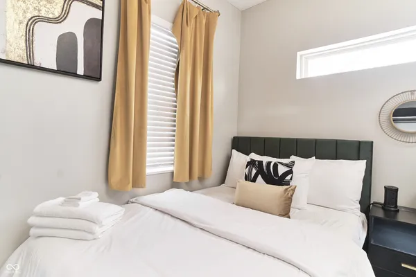 $2,000 | 1435 South Alabama Street, Indianapolis, IN 46225