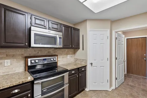 $350,000 | 828 Arbor Downs Drive, Plano, TX 75023