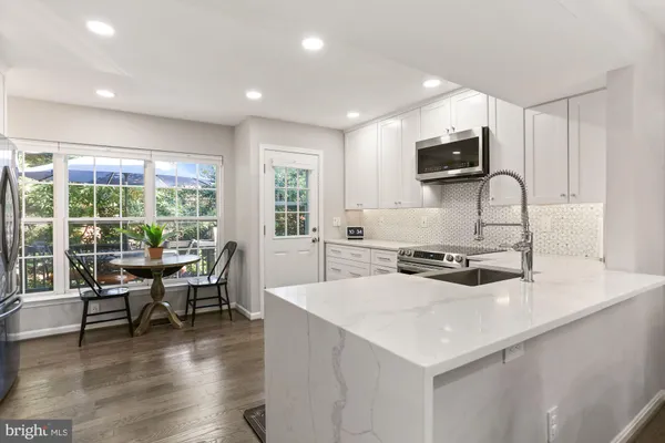 $3,900 | 8078 Sebon Drive, Vienna, VA 22180