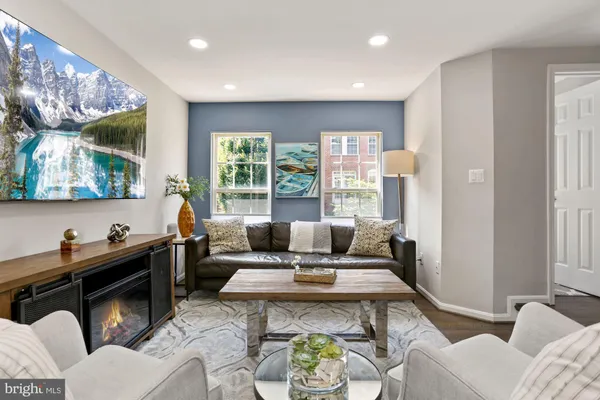 $3,900 | 8078 Sebon Drive, Vienna, VA 22180