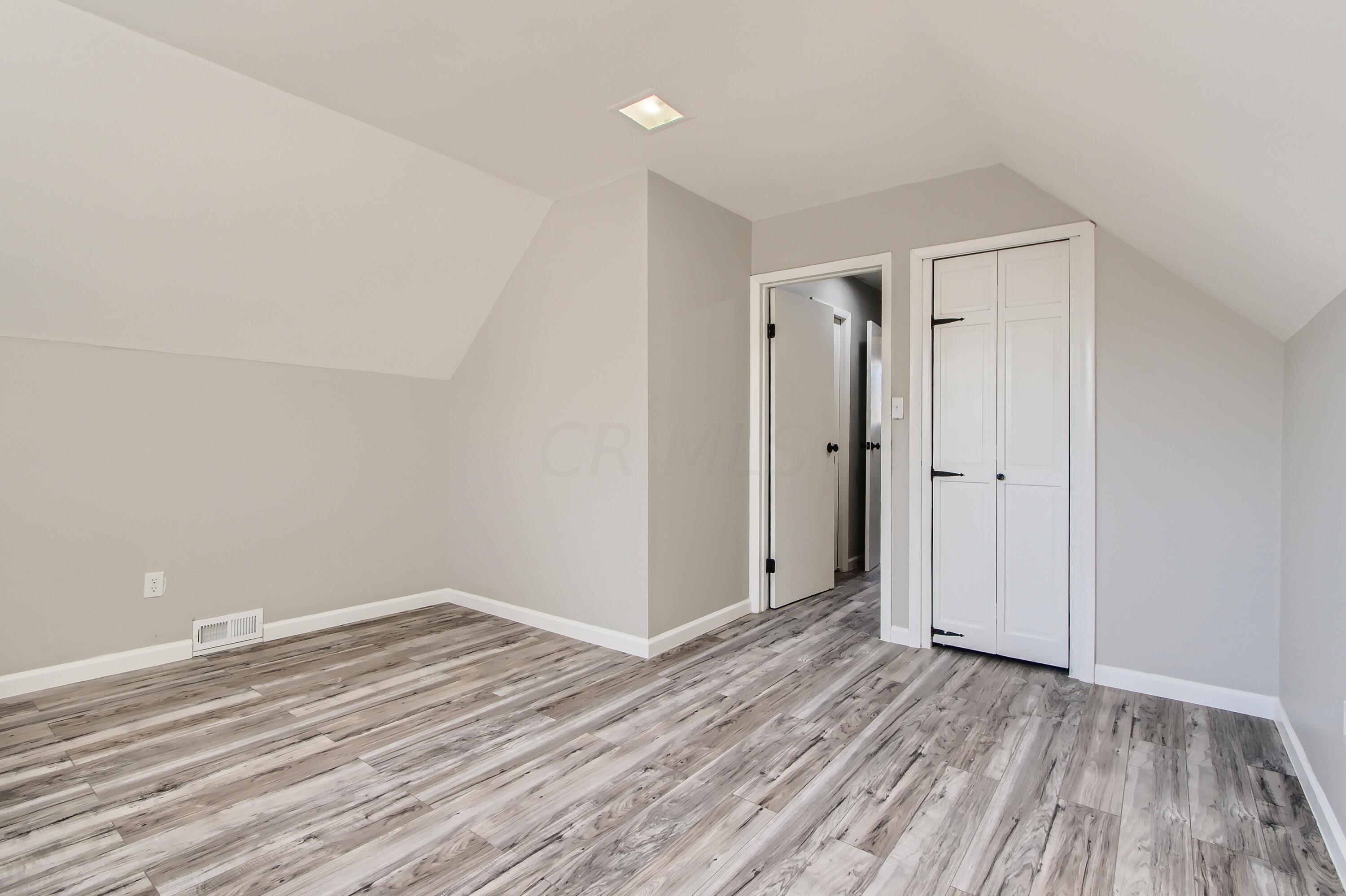 5209 Drivemere Road Hilliard, OH 43026 - Photo 22 of 28 25 2nd Floor Bedroom