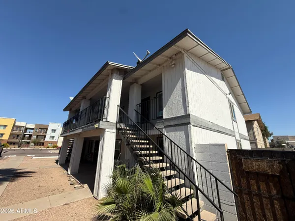 $895 | 6617 West Ocotillo Road, Unit 202, Glendale, AZ 85301