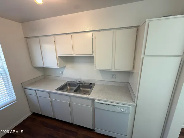 $895 | 6617 West Ocotillo Road, Unit 202, Glendale, AZ 85301