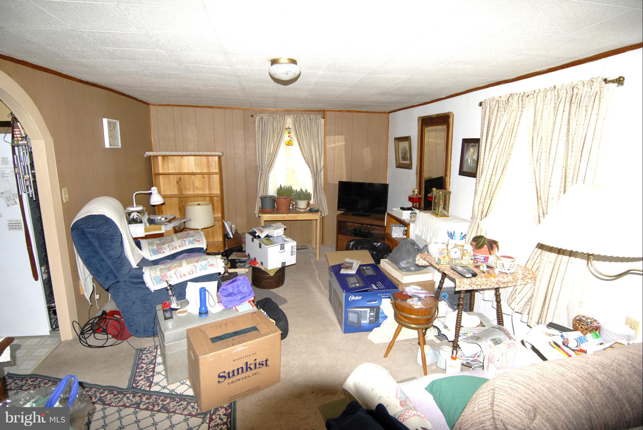 9537 Hansonville Road Frederick, MD 21702 - Photo 11 of 19 Living Room