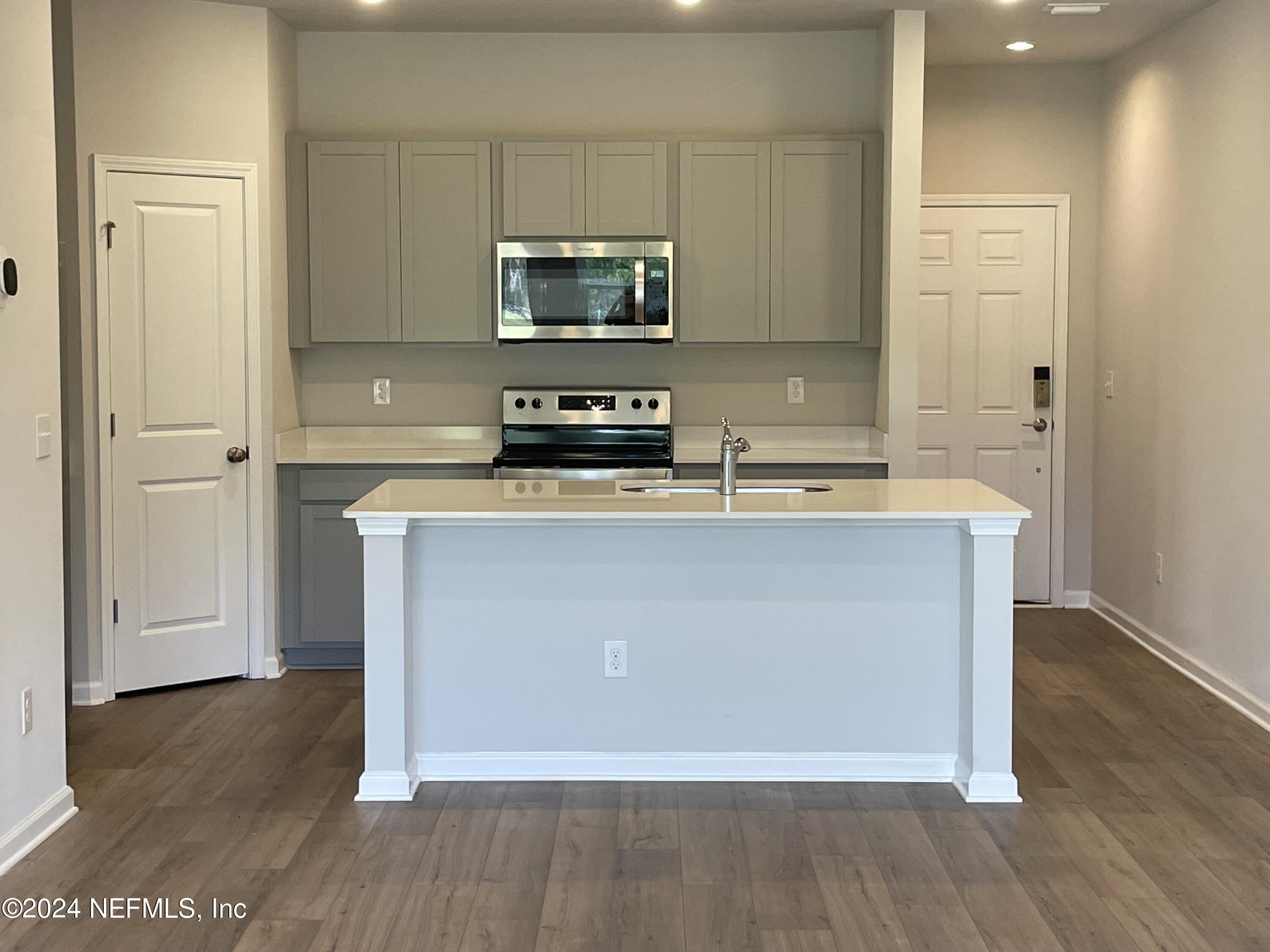 10657 Waterfield Road, Unit 13 Jacksonville, FL 32210 - Photo 2 of 15 Kitchen1