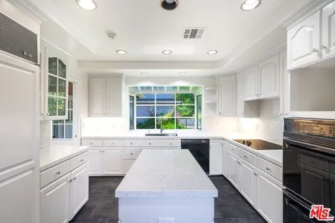 $1,799,000 | 4645 Petit Avenue, Encino, CA 91436
