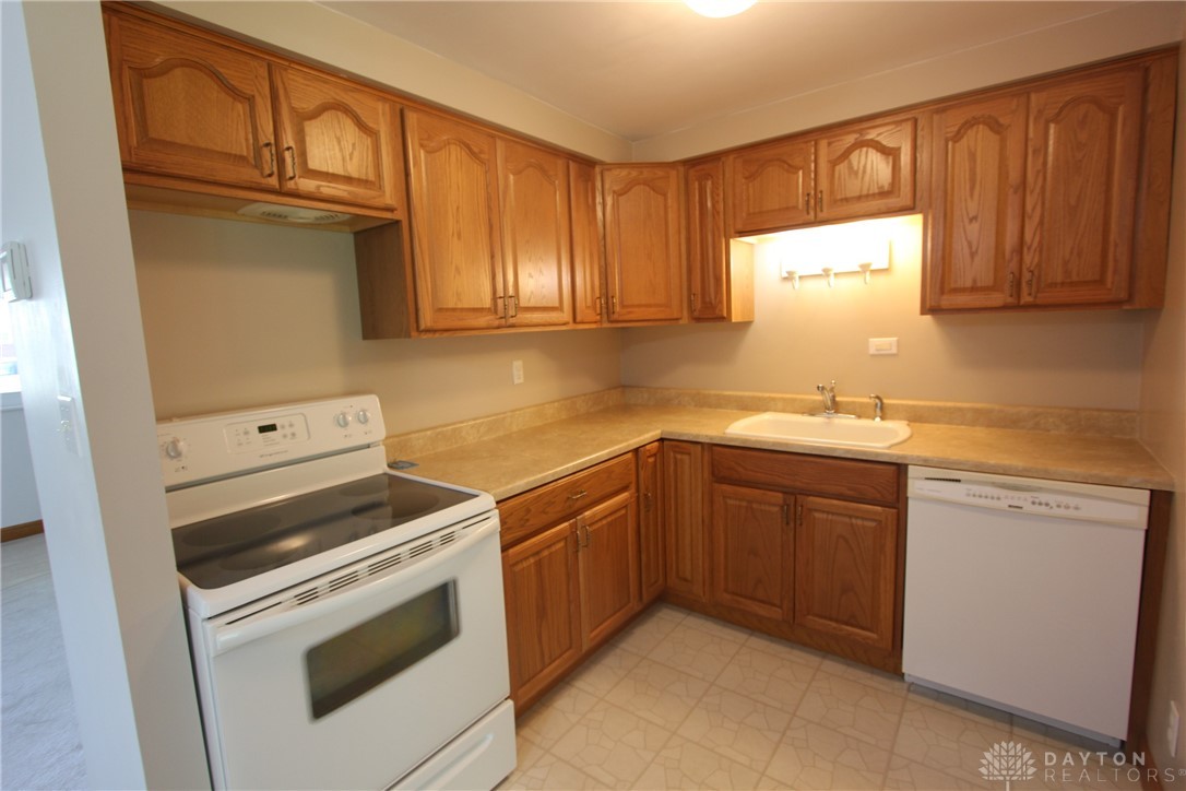6529 Harshmanville Road Huber Heights, OH 45424 - Photo 17 of 45