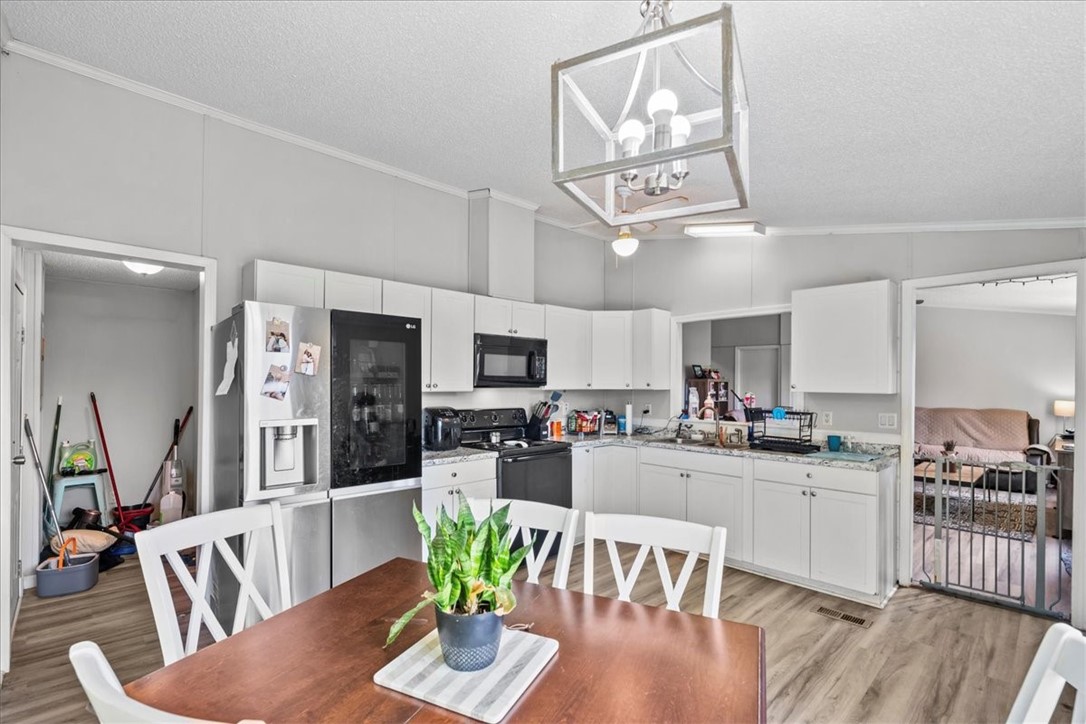 130 Ann Road Anderson, SC 29625 - Photo 1 of 32 Beautifully Updated Dining/Kitchen Area