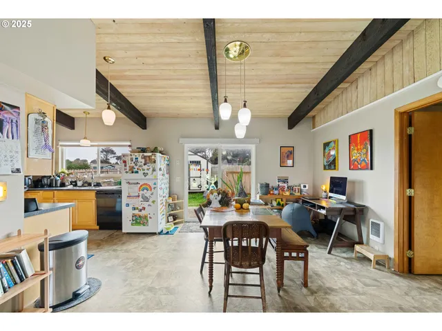 $823,600 | 875 Ocean Drive Southwest, Bandon, OR 97411