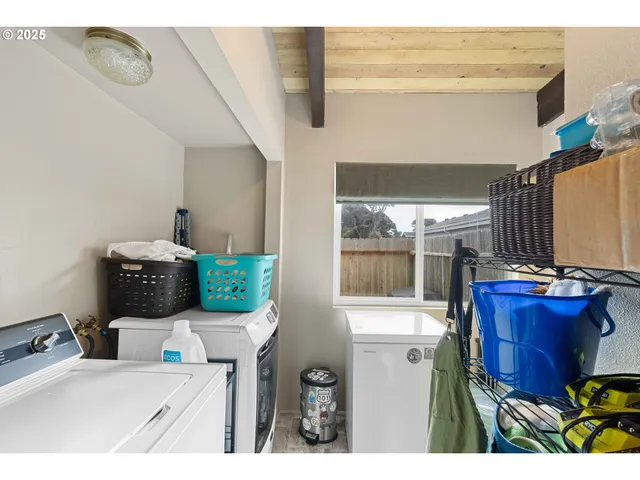 $823,600 | 875 Ocean Drive Southwest, Bandon, OR 97411